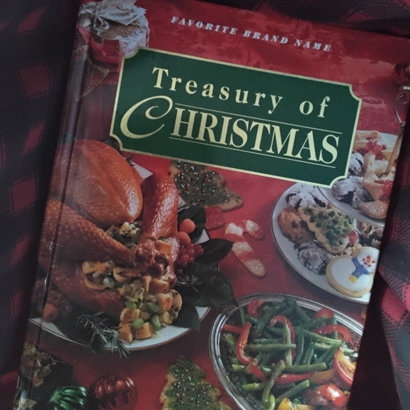 Publications International Other - Vintage Treasury of Christmas cookbook.🎄🎁
